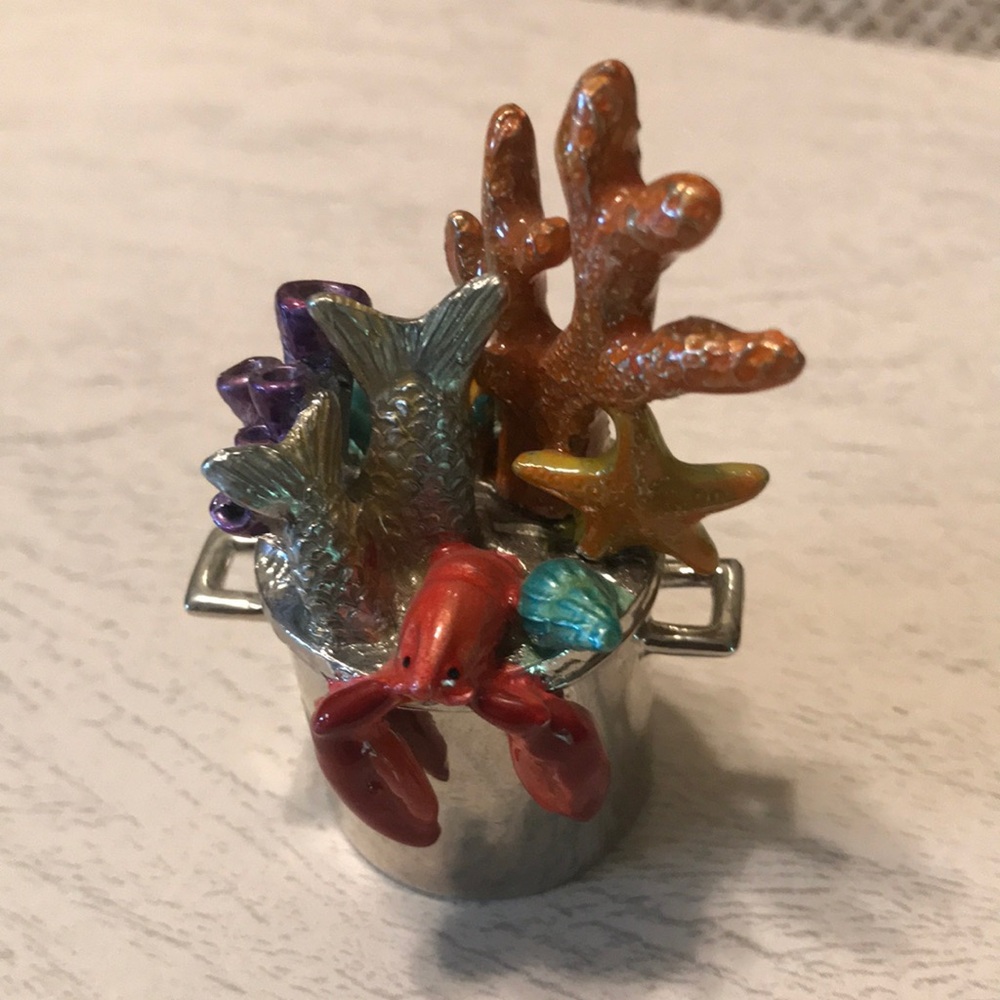 Monet Lobster Pot 2011